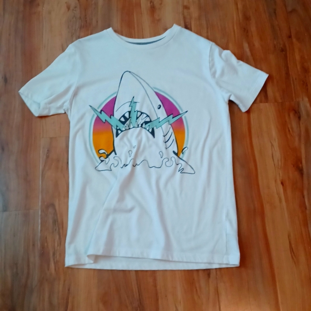 Graphic tee